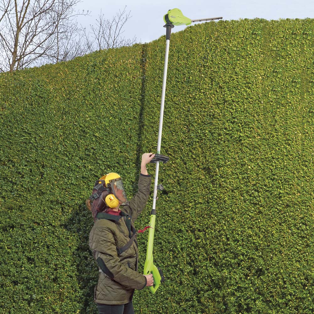 Image of 18V Telescopic Cordless Hedge Trimmer